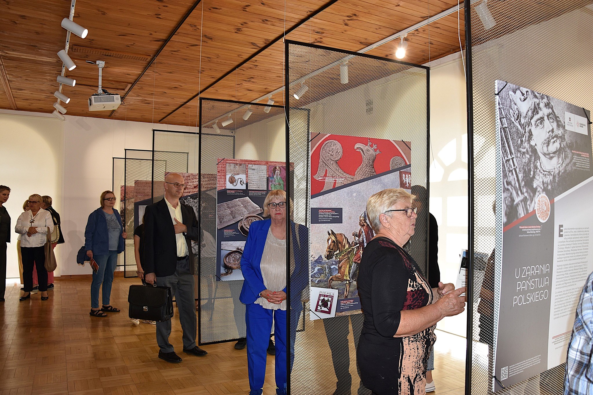 Bezsenne głowy, co dżwigają korony - otwarcie wystawy